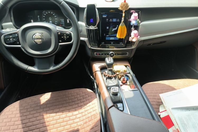 Used Volvo S90 2018 T4 Zhiyi Edition
