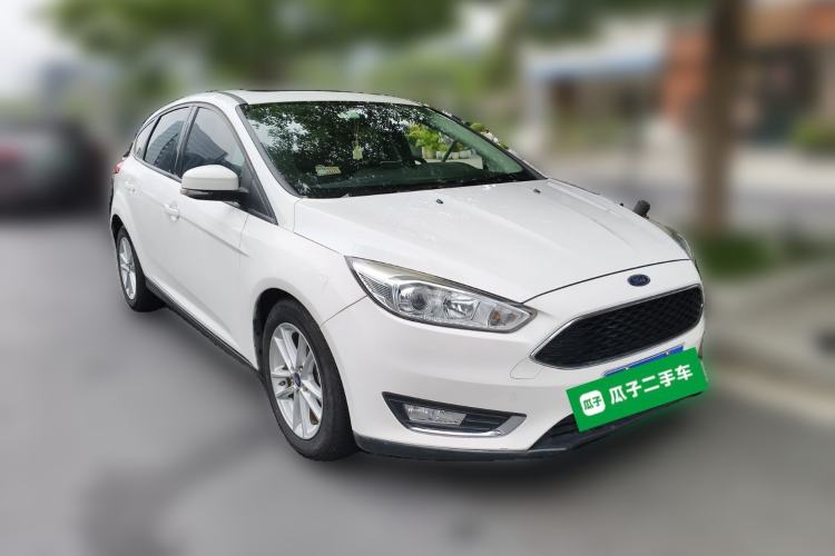 Used Ford Focus 2017 Hatchback EcoBoost 125 Automatic - Ultra-Powerful Style Edition with Smart Drive Features Front Right 45 Deg