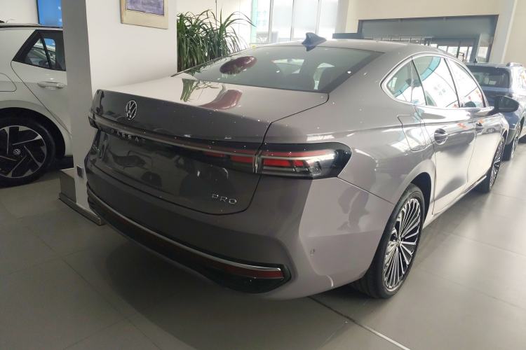 Used Volkswagen Passat 2025 Pro 380TSI Dragon Supreme Edition