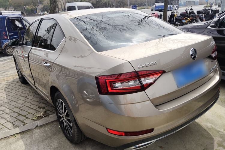 Used Skoda Octavia 2018 1.6L Automatic Luxury Edition