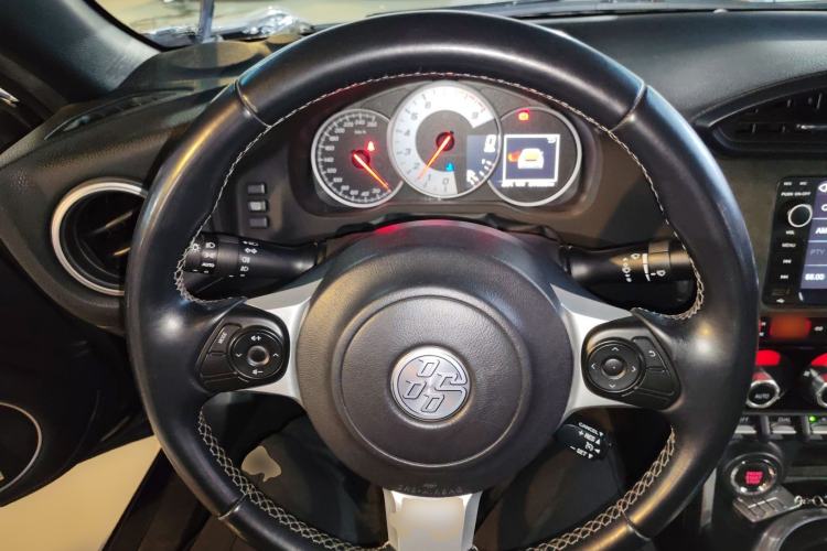 Used Toyota 86 2017 2.0L Manual Luxury Version