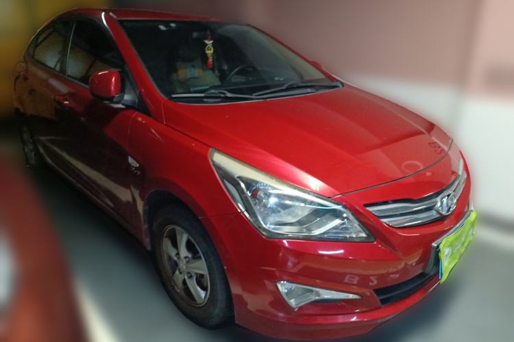 Used Hyundai Verna (older generation) 2014 1.4L Automatic Smart GLS Front Right 45 Deg