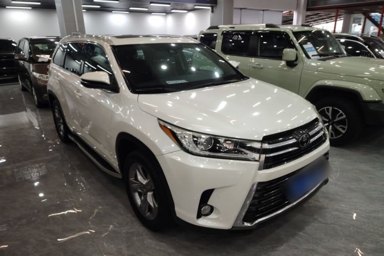 Used Toyota Highlander 2018 2.0T Four-Wheel Drive Prestige Version 7 Seats China V Emission Standard Front Right 45 Deg
