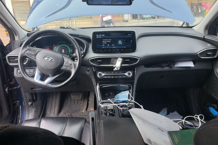 Used Hyundai Santa Fe 2019 380 TGDi TOP Automatic All-Wheel Drive Flagship (HTRAC) – China VI Standard Center Console