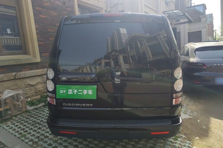 Used Land Rover Discovery 2016 3.0 SC Obsidian Black Heritage Edition SE
