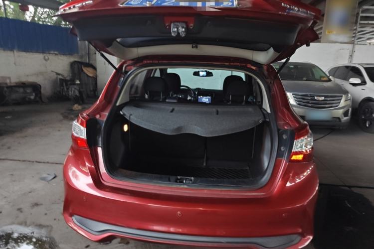 Used Nissan Tiida 2016 1.6L CVT Cool Dynamic Edition Trunk