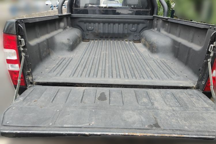 Used Isuzu JLM 2022 2.8T Classic Diesel 4x4 Comfort Version with Long Wheelbase – JE493ZLQ6E Trunk