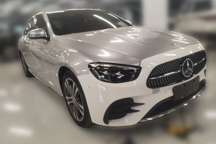 Used Mercedes-Benz E-Class 2022 E 260 L Front Right 45 Deg