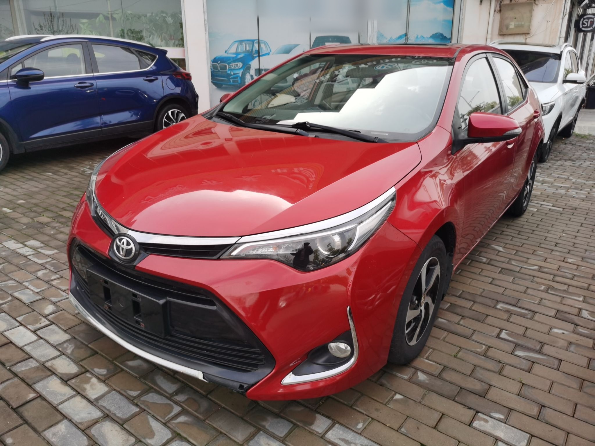 Под передней частью автомобиля