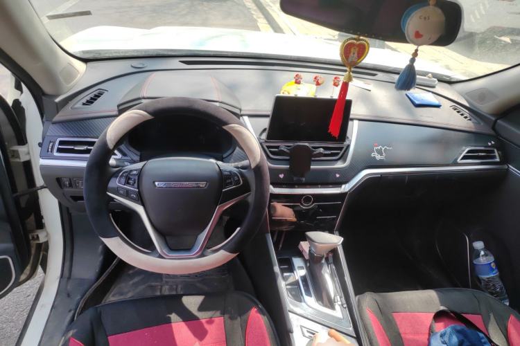 Used Venucia T60 2020 1.6L CVT Smart Drive Version China VI Standard
