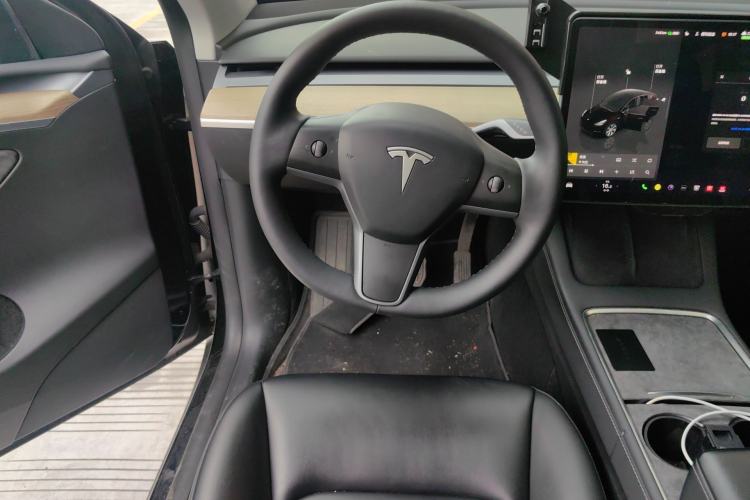 Used Tesla Model Y 2022 Revised Version Rear-Wheel Drive Steering Wheel