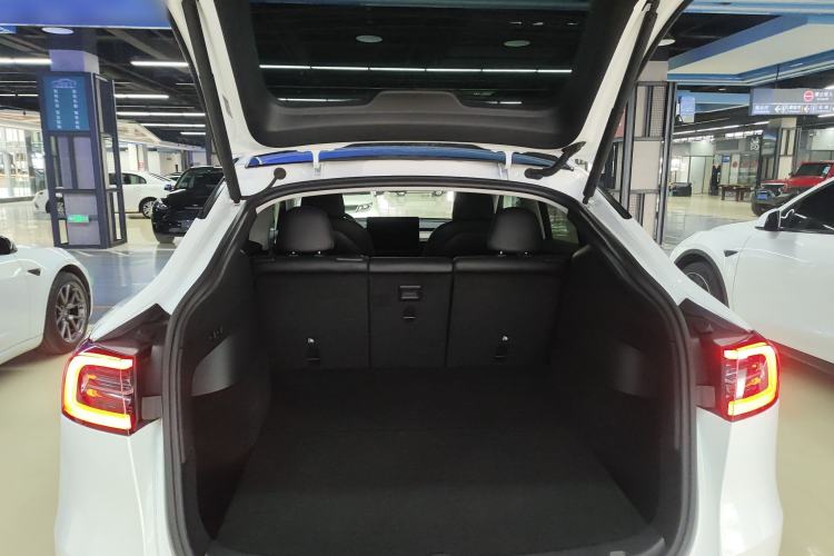 Used Tesla Model Y 2022 Rear-Wheel-Drive Version
