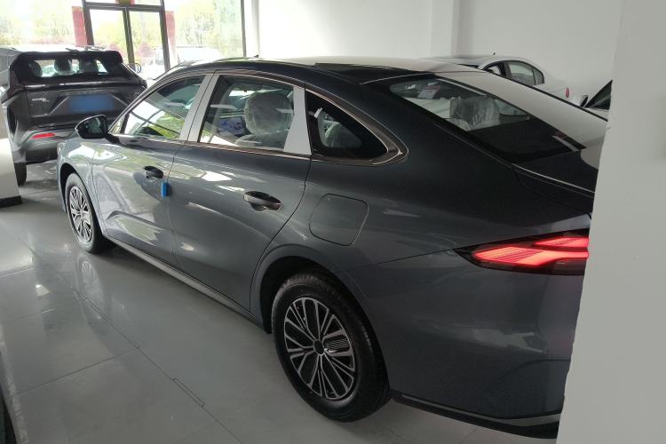 Used Geely Galaxy Stellar 6 2026 Model 125km Free-Style Edition Exterior 2