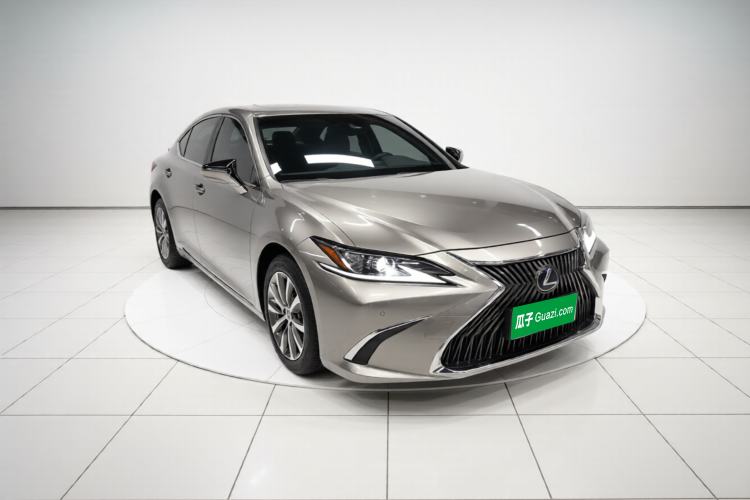 Used Lexus ES 2020 300h Premier Edition