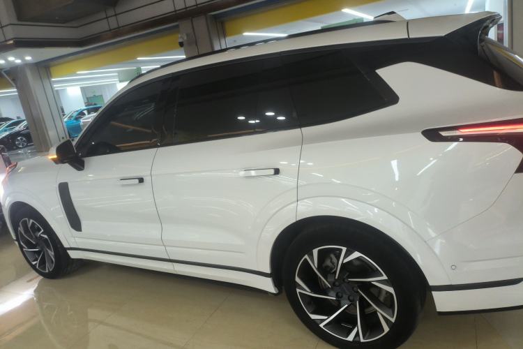 Used Lynk & Co 09 2021 2.0T Halo Six-Seater
