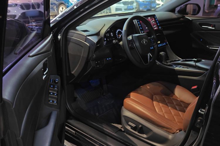 Used Toyota Avalon 2019 2.5L Ambition Version China VI Standard Driver Seat