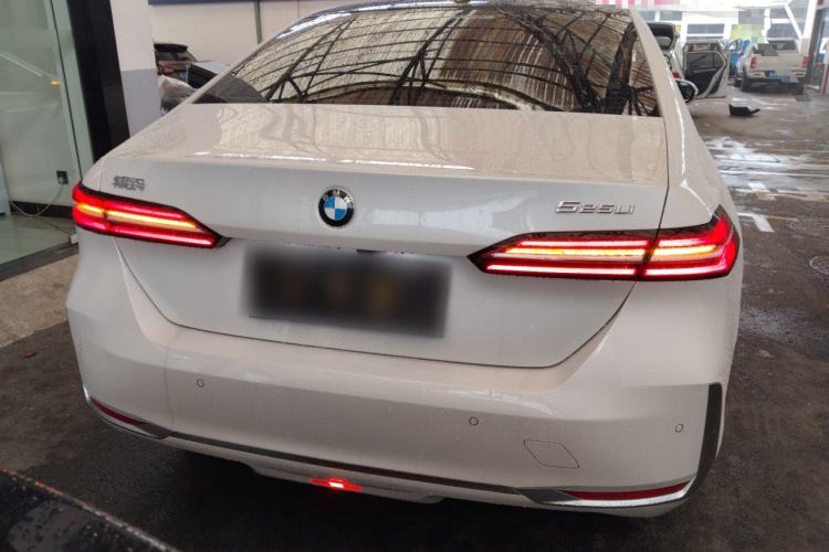 Used BMW 5 Series 2024 525Li Luxury Package
