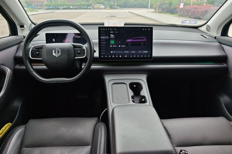 Used Leapmotor C16 2024 Range-Extended 200 Luxury Edition Center Console