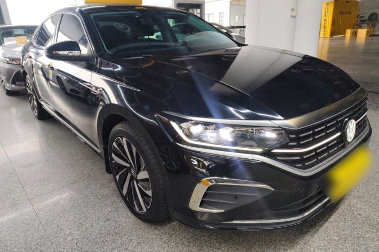 Used Volkswagen Passat 2024 380TSI Dragon Edition
