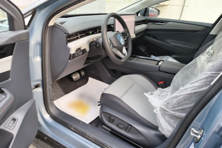 Used Volkswagen ID.7 VIZZION 2024 AIR model Left Front Seat