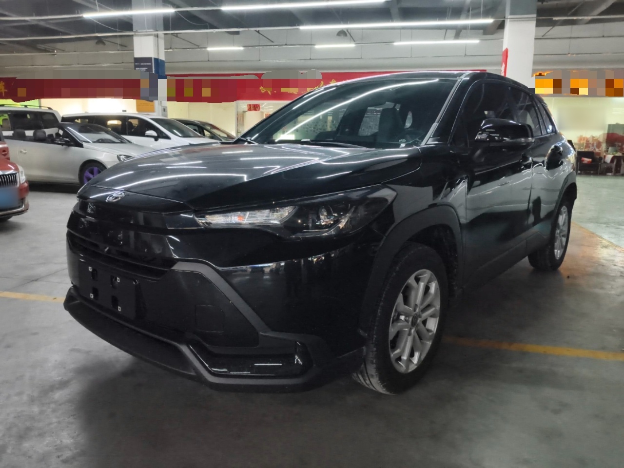 Под передней частью автомобиля