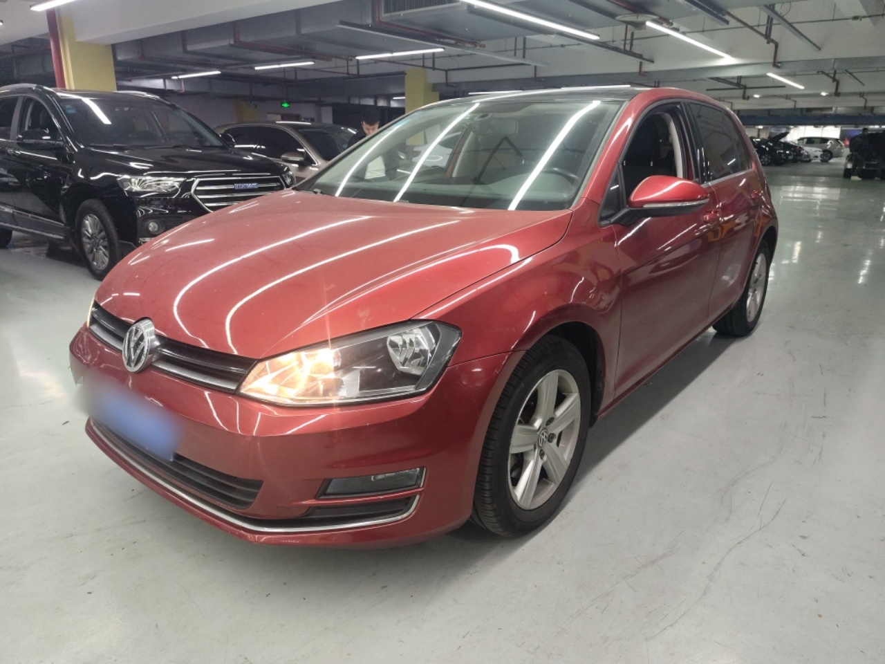 Под передней частью автомобиля