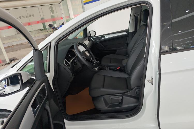 Used Volkswagen Golf Sportsvan 2019 200TSI Automatic C-HR Pure Version China VI Standard
