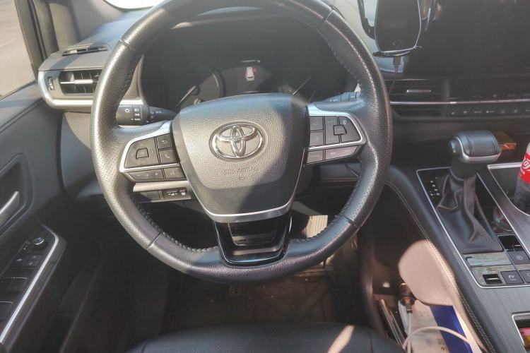 Used Toyota Sienna 2021 2.5L Hybrid Premium Edition
