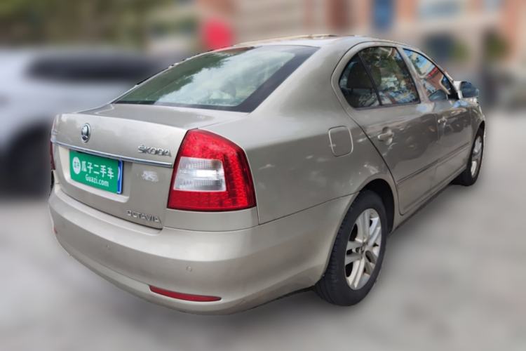 Used Skoda Octavia 2013 1.6L Automatic Yijun Edition Rear Right 45 Deg
