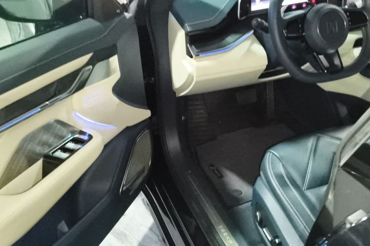 Used Zeekr 001 2023 WE Edition 86 kWh Driver Seat