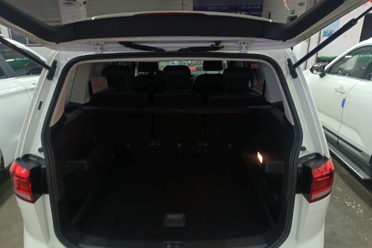 Used Volkswagen Touran 2016 Volkswagen Touran L 280TSI DSG Comfort Edition
