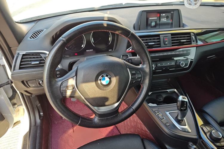 Used BMW 2 Series 2018 220i Convertible Coupe Sports Design Package Steering Wheel