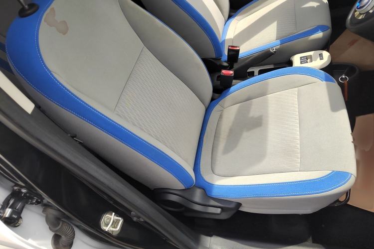 Used ORA Black Cat 2019 351 km Fun Edition Right Front Seat