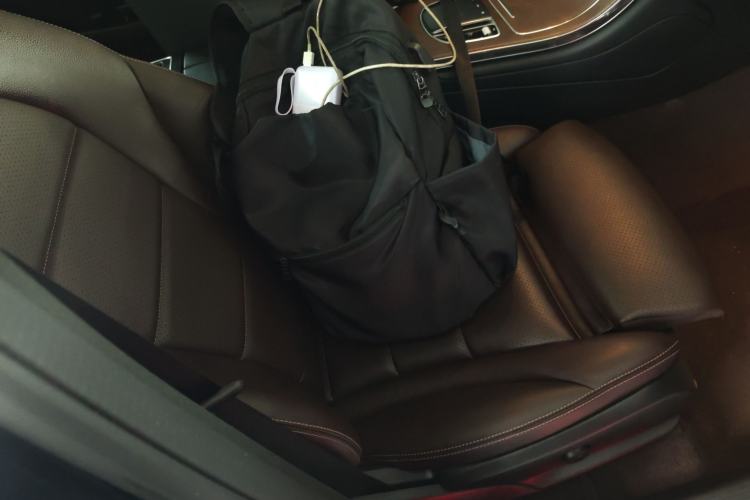 Used Mercedes-Benz GLC 2022 Second Facelift GLC 260 L 4MATIC Luxury Edition Right Front Seat