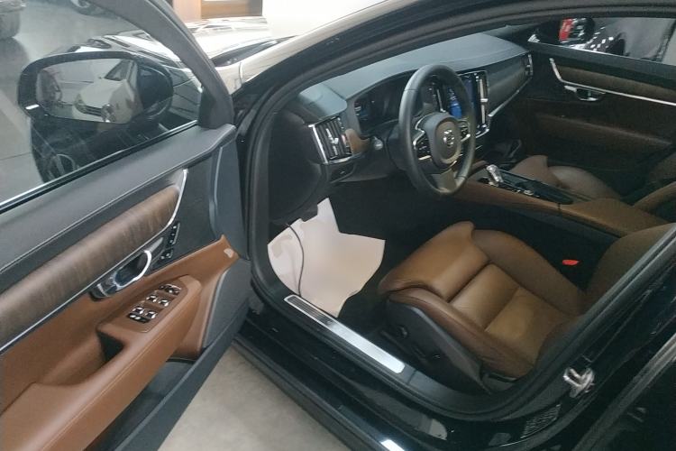 Used Volvo S90 2023 B5 Zhiyuan Luxury Edition
