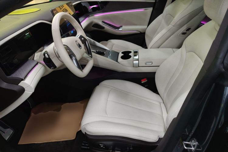 Used Denza Z9 2024 1100 km All-Wheel-Drive Ultra Version
