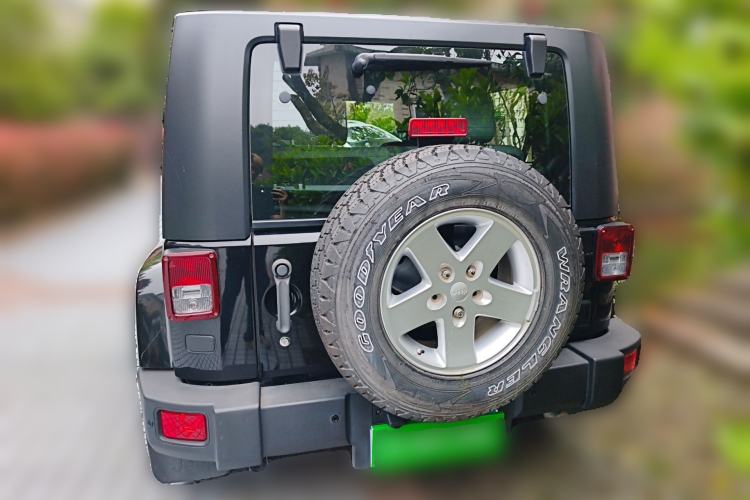 Used Jeep Wrangler 2010 3.8L Sahara two-door model
