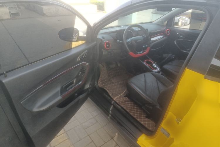 Used Chery QQ Little Ant 2022 Sweet Pink Edition Half-Sugar Version 3-Cell Lithium 30kW 301km Driver Seat