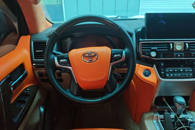 Used Toyota Land Cruiser 2012 4.0L Automatic VX
