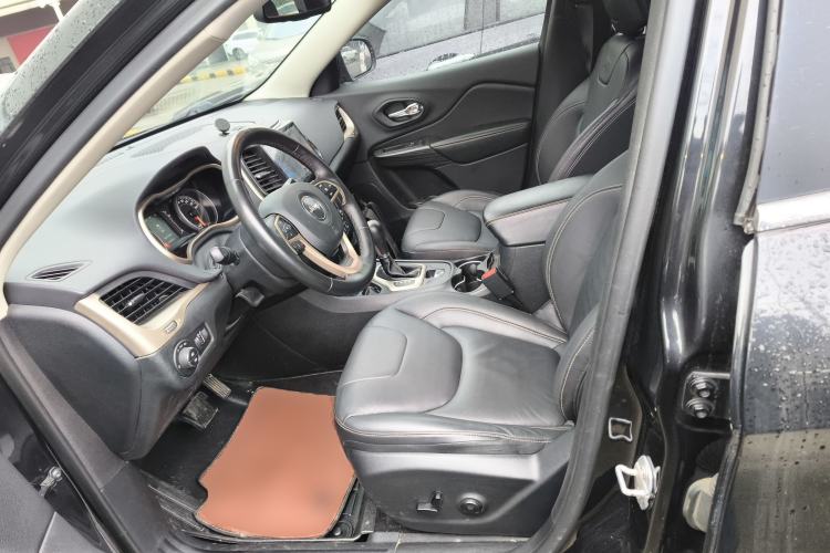 Used Jeep Cherokee 2016 2.4L Leading Edition Left Front Seat