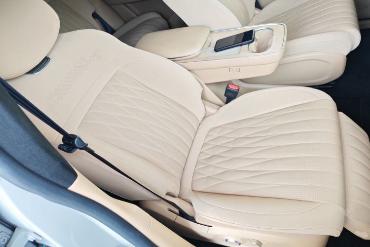 Used EXEED Star Era ET 2024 Extended-Range 240 Ultra All-Wheel Drive Right Front Seat