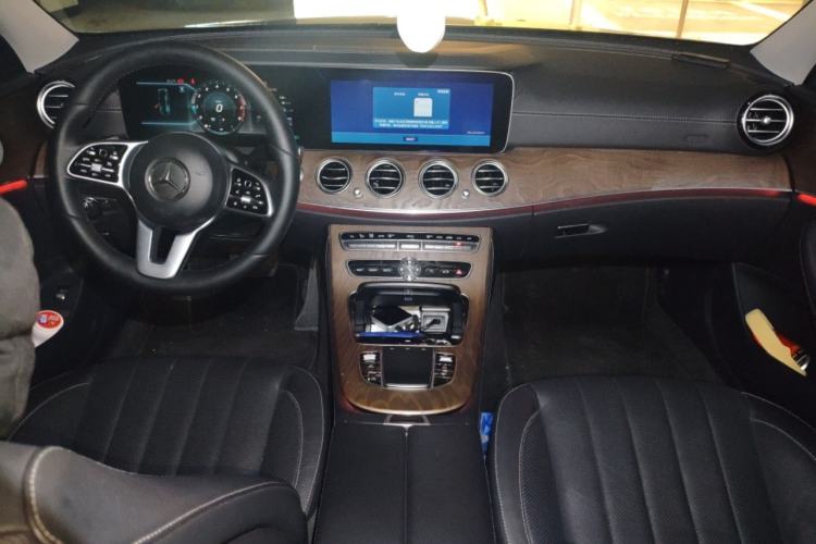 Used Mercedes-Benz E-Class 2020 Restyled E 300 L Exclusive Edition Center Console