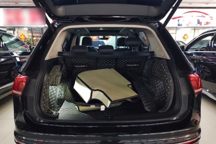 Used Volkswagen Tiguan L 2024 Outstanding Model 330TSI Automatic Two-Wheel Drive R-Line Dragon Glory Edition Trunk