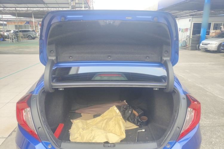 Used Honda Civic 2016 220TURBO CVT Prestige Edition Trunk