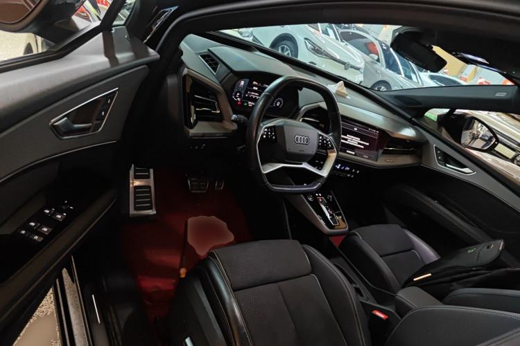 Used Audi Q5 e-tron 2022 40 e-tron Starlight Edition Mech Kit