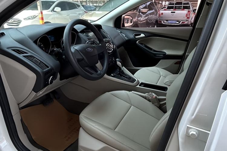 Used Ford Focus 2018 Sedan Classic 1.6L Automatic Comfort Plus Smart Drive Version