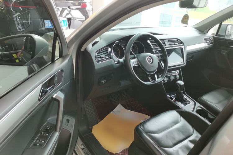 Used Volkswagen Tiguan L 2020 330TSI Automatic Two-Wheel Drive Smart Luxury Edition China VI Standard Driver Seat