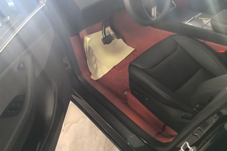 Used Tesla Model Y 2025 Rear-Wheel-Drive Version Driver Seat