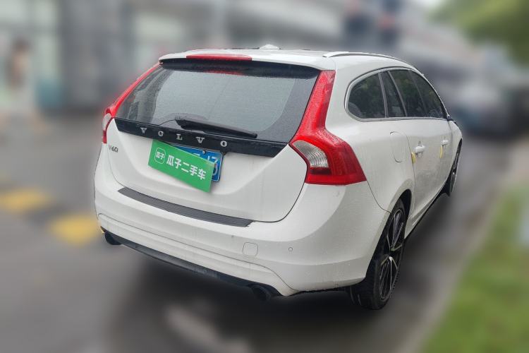 Used Volvo V60 2013 T5 Zhiya Edition Rear Right 45 Deg