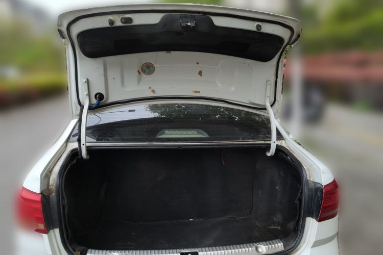 Used Volkswagen Lavida 2015 1.6L Manual Comfort Edition Trunk